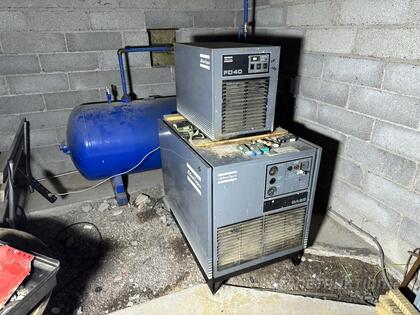 Skruvkompressor och tank, Atlas Copco GA22
