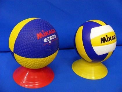 Volleybollar, nät, tillbehör.