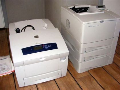 Nätverksanslutna laserskrivare.