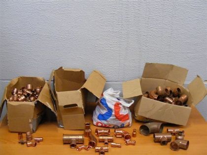 Kapillärrördelar och klämringskopplingar.