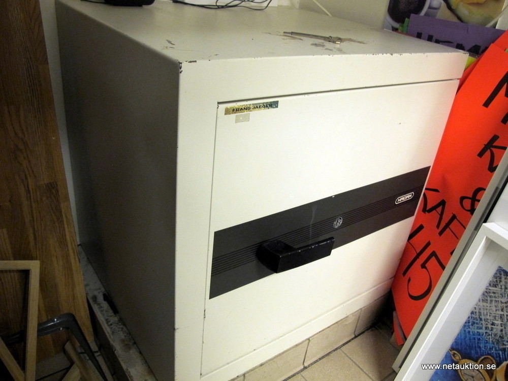Netauktion - Kassaskåp, Hadak