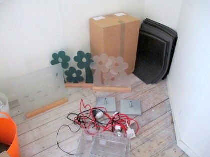 Lampskärmar, Kartell "Fly" och fönsterdekorationer