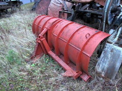 Plog till traktor
