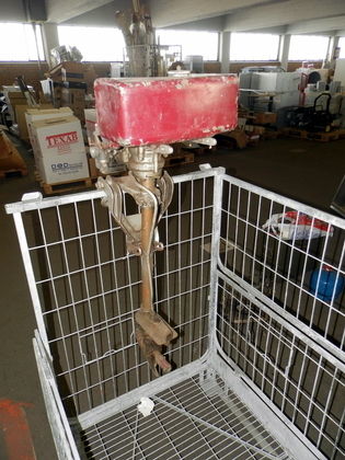 Gammal båtmotor