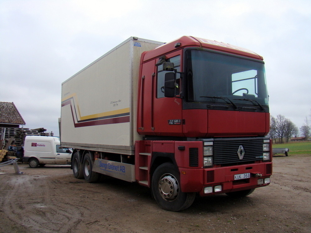 Renault Magnum V8