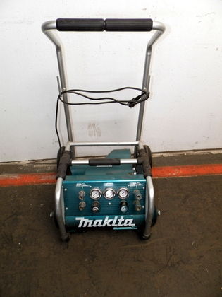Makita kompressor & spikpistol mm