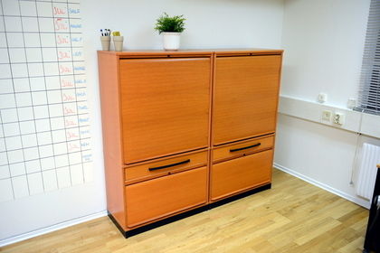 2st jalusiskåp, Kinnarps