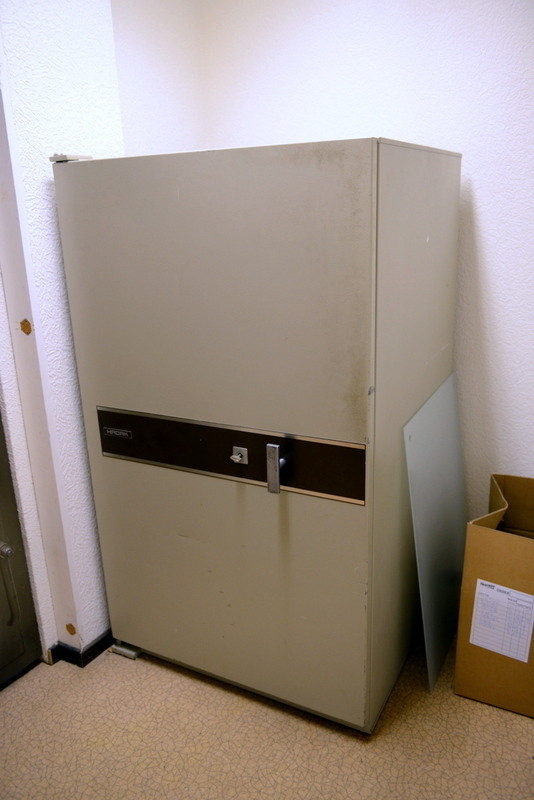 Netauktion - Kassaskåp, Hadak