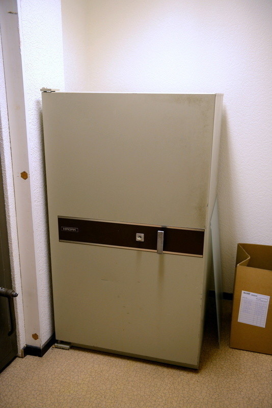 Netauktion - Kassaskåp, Hadak