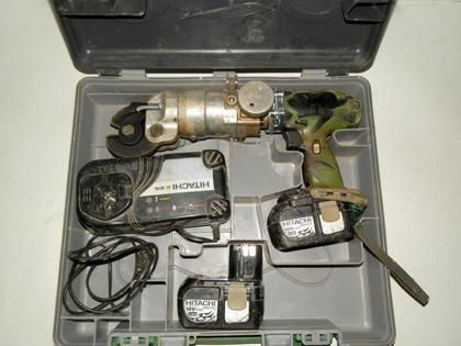 Hitachi batterinätklipp