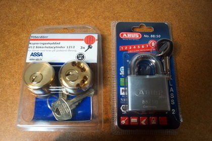 Assa dörrcylinder & Abus hänglås