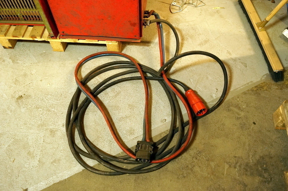 Truckladdare 80v () Truckladdare 80v