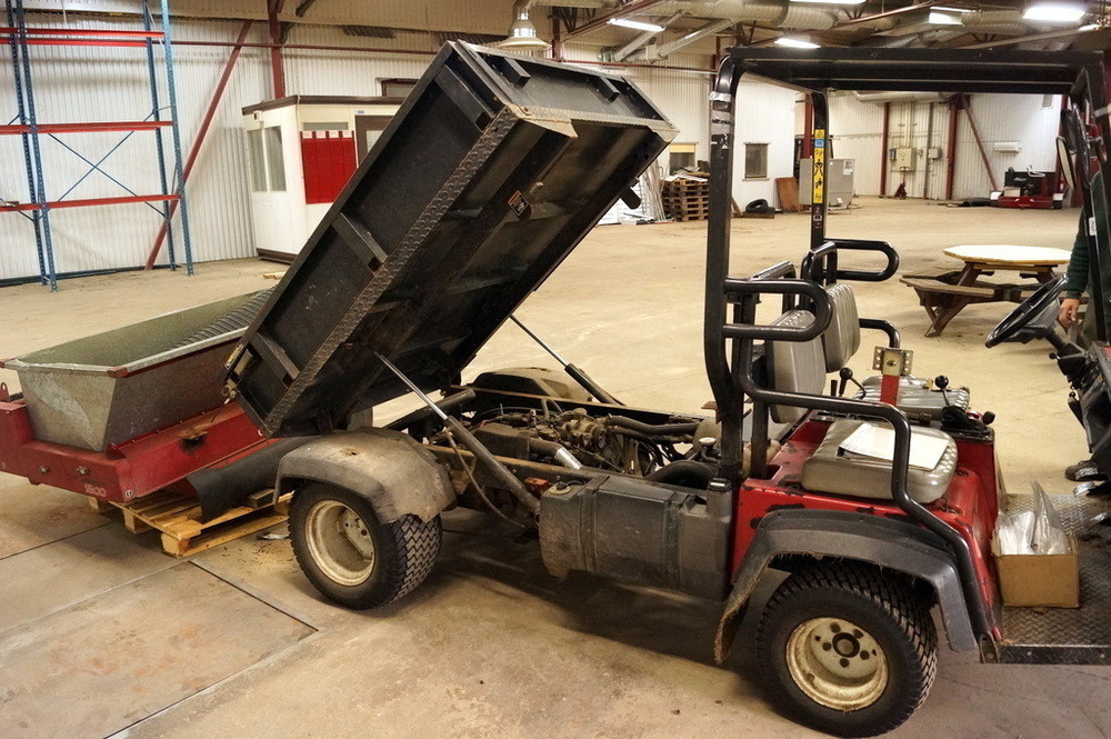 Netauktion Toro workman 3200 med flak & top dresser