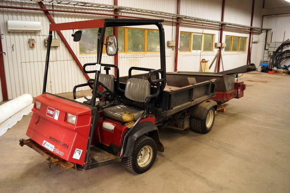 Netauktion Toro workman 3200 med flak & top dresser