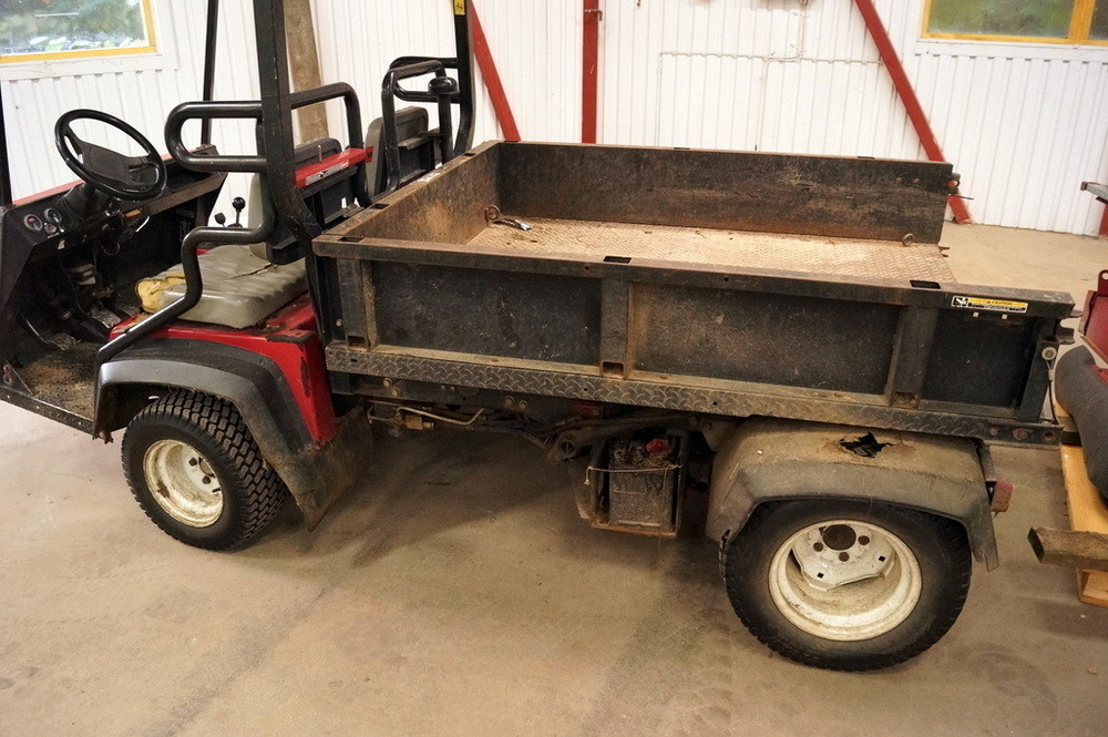 Netauktion Toro workman 3200 med flak & top dresser