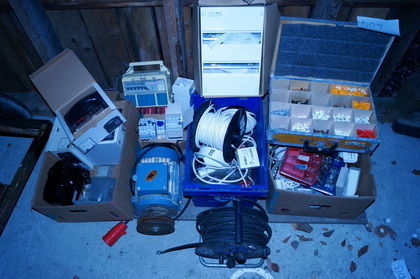 Elskåp & telefoner mm