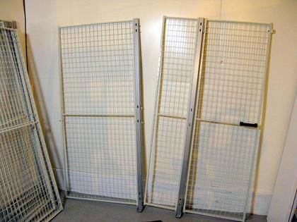 Nätvägg med dörr, nyskick (2012)
