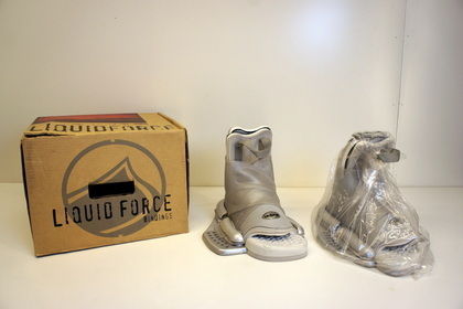 1par wakeboardbindningar, Liquid force. Strl M (5)