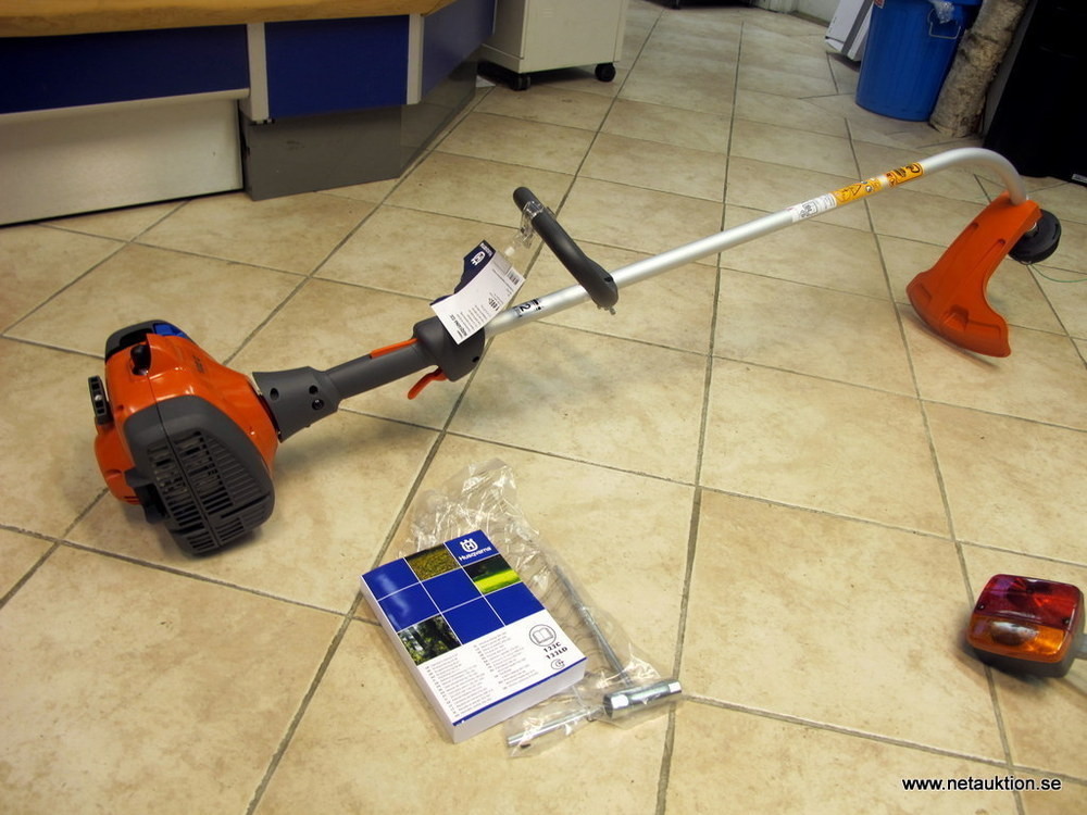 Netauktion Husqvarna trimmer, 122C