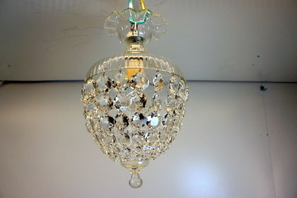 Liten kristallkrona/lampa