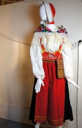 Äldre folkdräkt från Mora