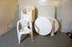 Plastbord och stolar