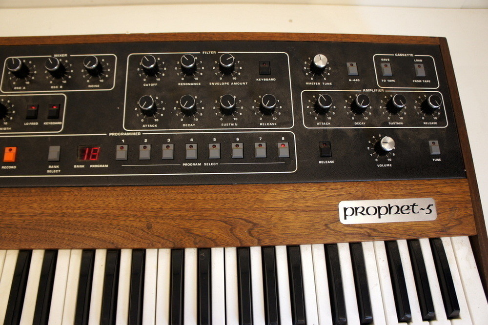 Netauktion Analog synth, Sequential Circuits Prophet 5