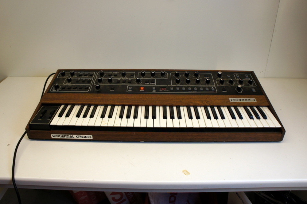 Netauktion Analog synth, Sequential Circuits Prophet 5