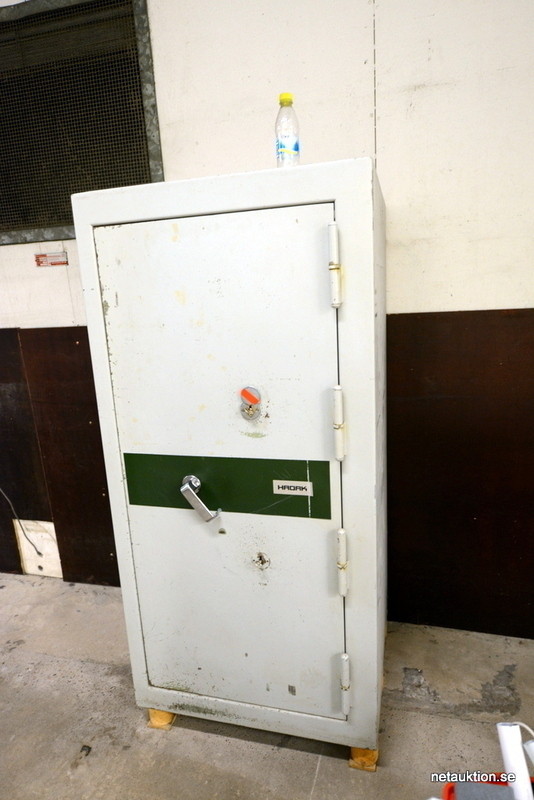 Netauktion - Kassaskåp, Hadak