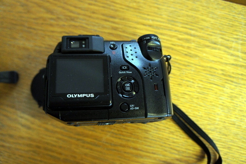 Netauktion Digitalkamera, Olympus C5050 Zoom mm