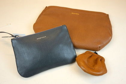 Väskor och börs (butikspris  2.800:-?)