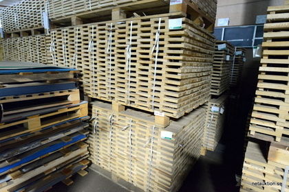 Ca 5,9m3 industriparket (ämnen) i ek