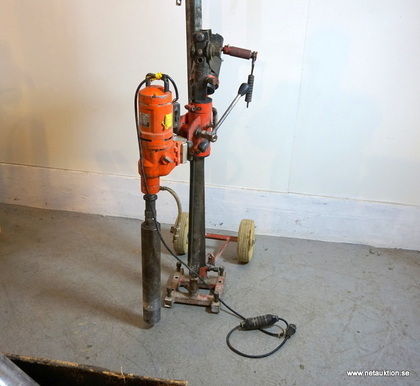 Kärnborrmaskin med stativ + kärnborr