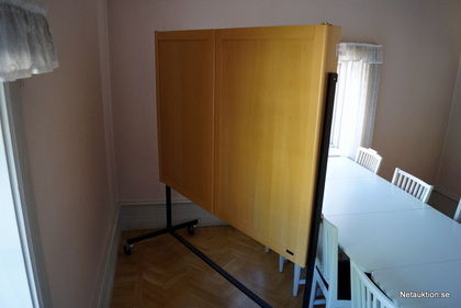 Whiteboardtavla på hjul samt OH-apparat