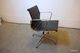 Kontorsstol Charles Eames EA117, Vitra