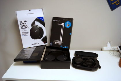 Bose & Sony hörlurar med HeadStand
