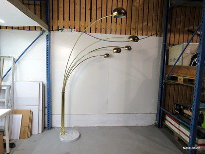 Golvlampa, femarmad