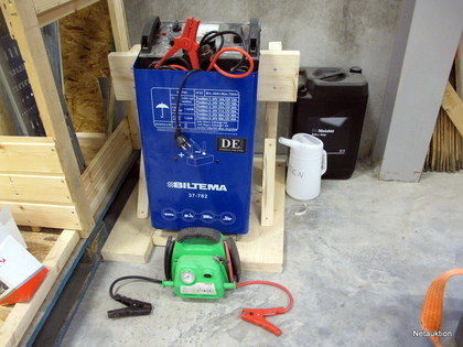 Batteriladdare & startbooster