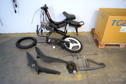 Moped i delar, MGB Manet Korado (UXH407) -04