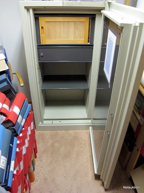 Netauktion - Kassaskåp, Hadak