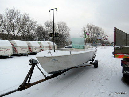 Motor/sportfiskebåt inkl. 60hk motor & 30-kärra