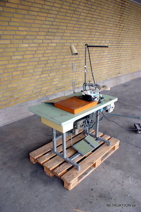 Industrisymaskin overlock Juki MO-2504