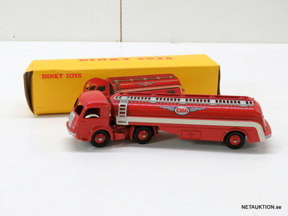 Tankbil från Dinky Toys