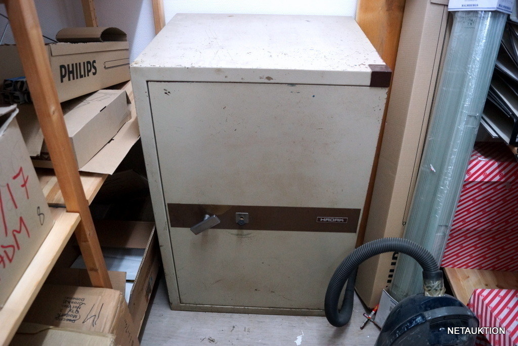 Netauktion - Kassaskåp, Hadak