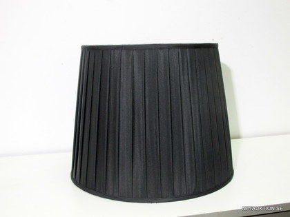 Svart lampskärm