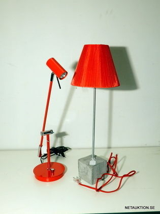Bord och skrivbordslampa