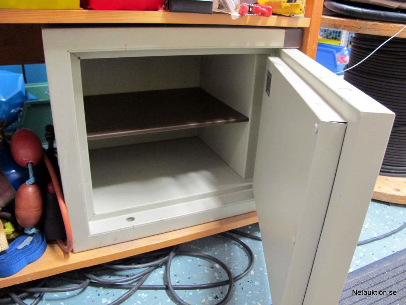 Netauktion - Kassaskåp, Hadak