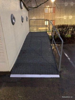 Handikappsramp, vänster