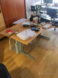 Arbetsplats med elskrivbord (2)