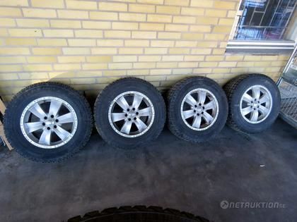 17" LM-fälgar på dubbade vinterdäck